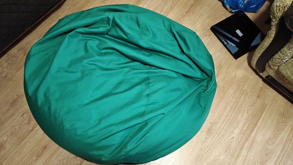 Vând Bean bag verde