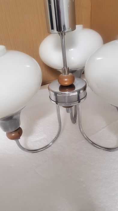 Бял полулей със сребристо