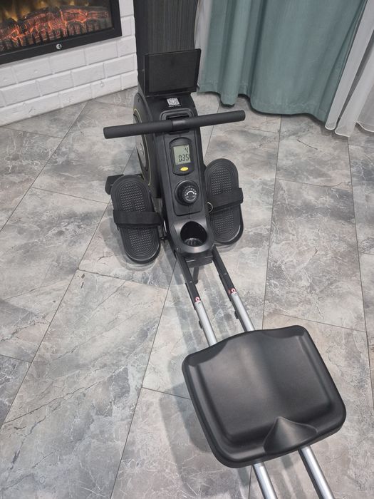 Aparat de canotaj – stare foarte bună
Vând aparat de canotaj, achiziți