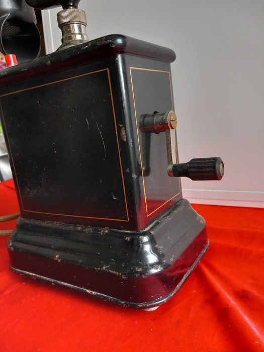 Телефон Метален с Манивела