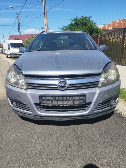 Bara far capota Opel Astra H 1.9 cdti dezmembrez dezmembrari