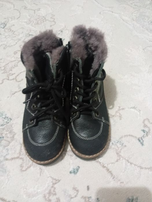 Продам кардиган  ,обувь  ,комбинезон.