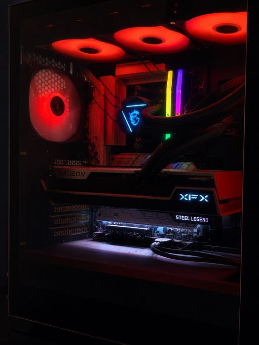 Gaming PC Ryzen 7 7800X 3D / RX 7800 XT 16GB / 32GB DDR5 / Samsung 990 PRO