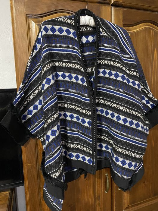 Продавам пончо и канадки по 25лв