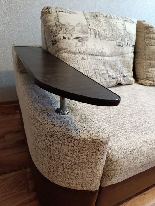 Продам диван и два кресла