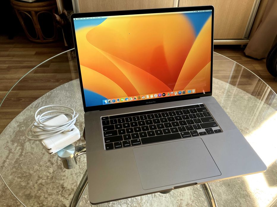 Macbook Pro 16" 2019 (i7, 5300M-4GB, 64GB RAM, 1TB SSD, 61 цикл)