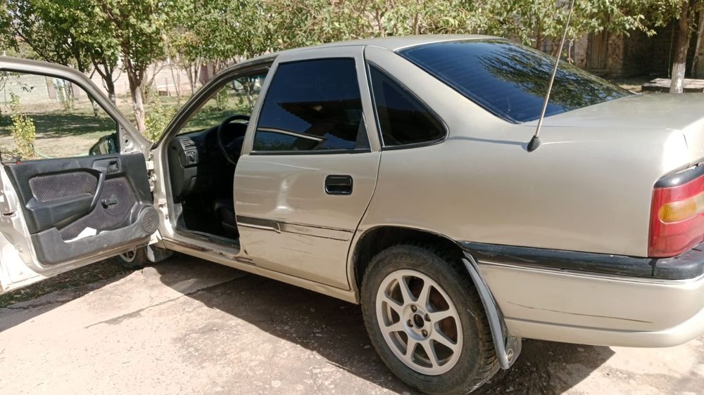 Опел вектра на ходу