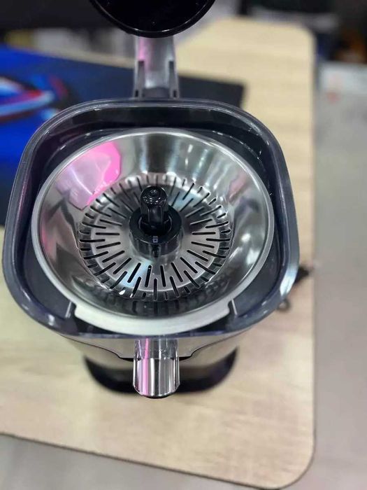 Соковыжималка для цитрусовых с ручным прессом CJ118  новая!