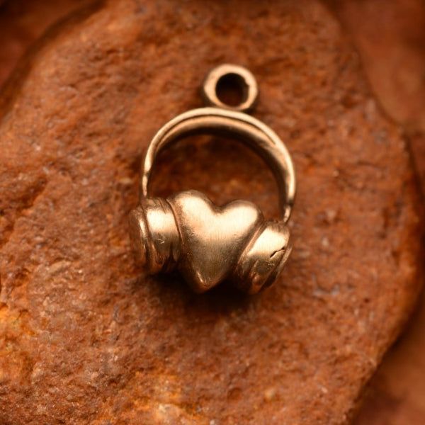 Сребърен медальон 925 „DJ Сърце“ – символ на любов към музиката