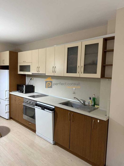 Дава се под наем Тристаен апартамент в Пловдив, Център - 100 кв.м за 648.21 € - Снимка #4