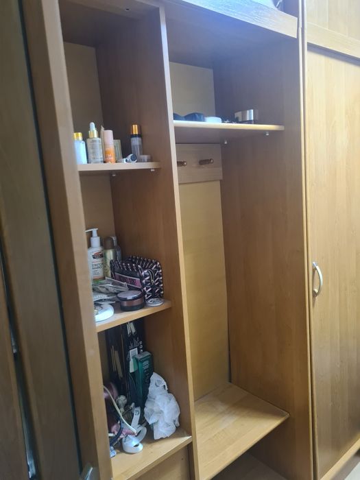 Шкаф с зеркалом для прихожей