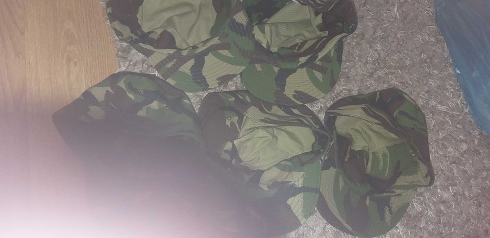 Haine militare tinuta veche si combat.