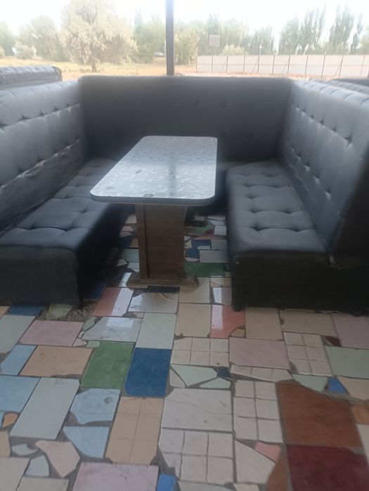 Продам диваны и столы