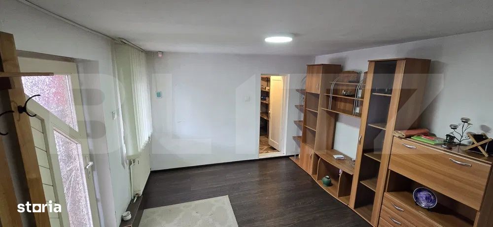 Casa de vanzare, 184 mp, zona Reghin