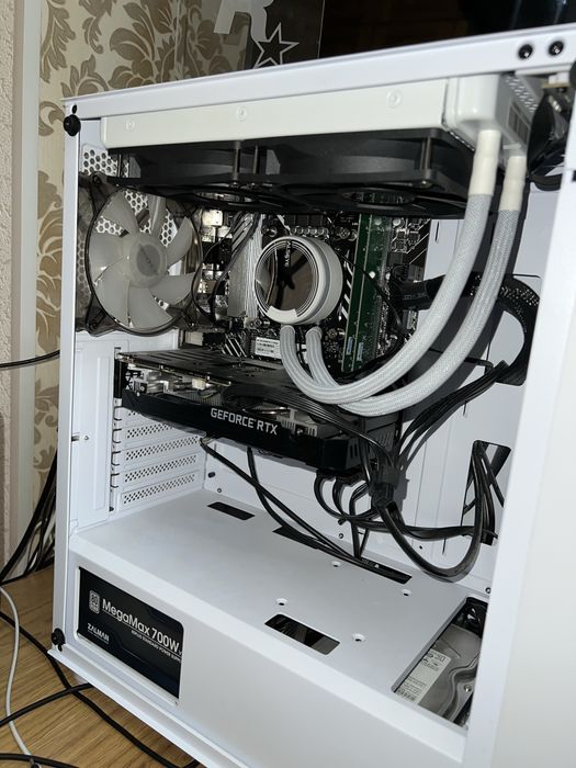 Продаётся игровой ПК в отличном состоянии