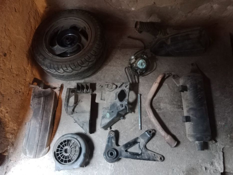 Продам мото запчасти