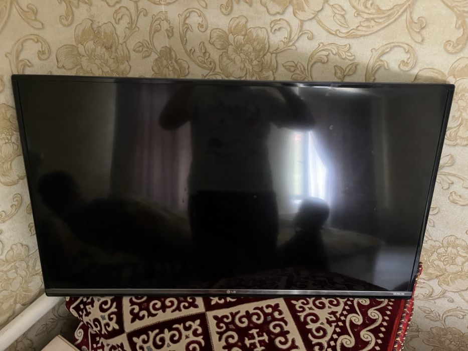 Телевизор LG в хорошем состоянии