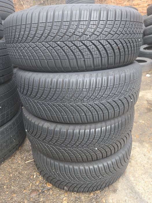 4бр. 215 60 17 Goodyear всесезонни.