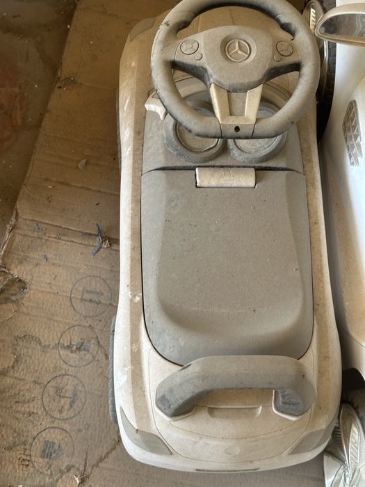 продаю игрушечную машину