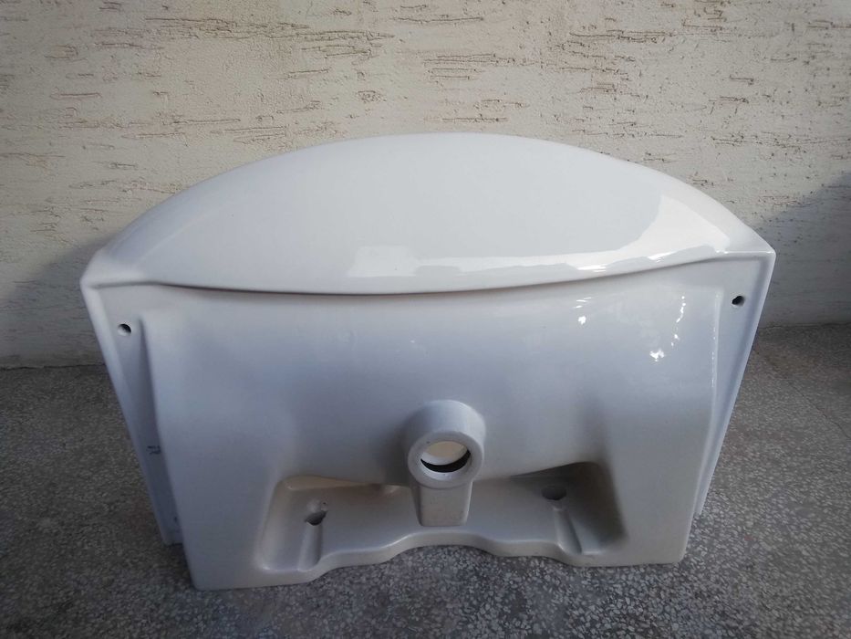 Продавам мивка за баня/кухня