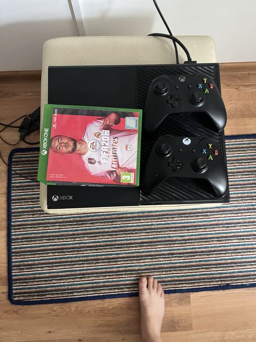 Vand xbox one impecabil