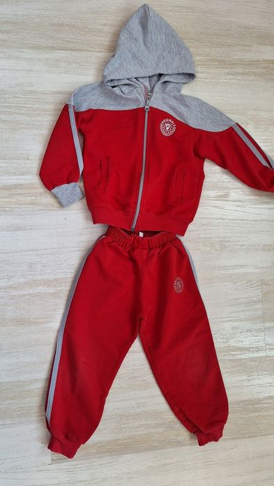 Голям лот дрешки подходящи за пролетта за 3-4 годинки