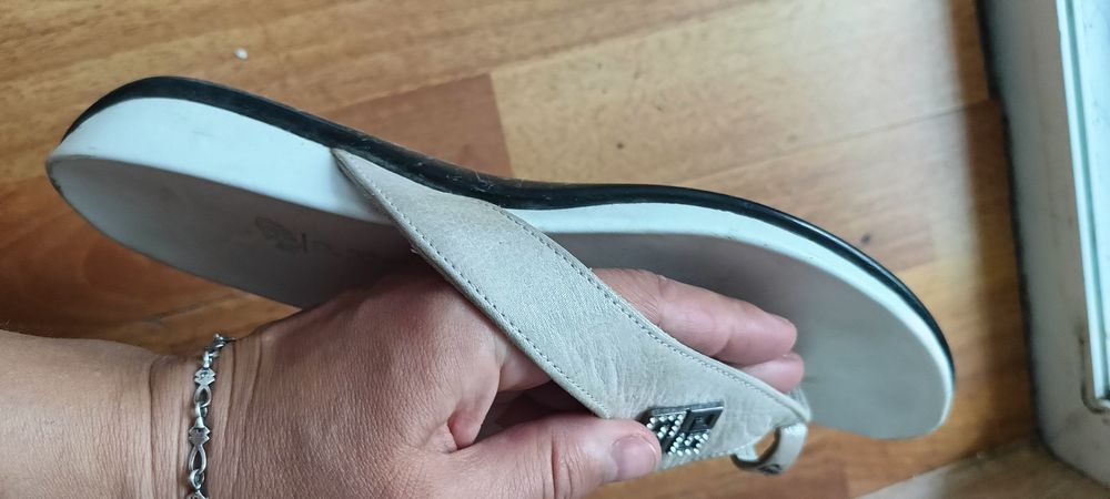 Шлепки, босоножки 38 р