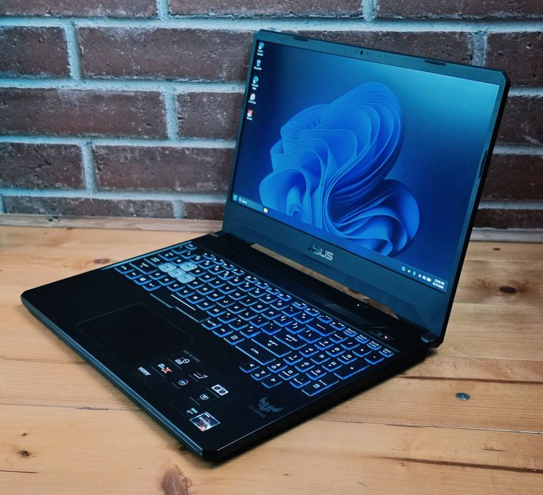 Laptop Asus Ryzen 5 GTX 1650 16GB SSD 15.6" 120Hz
