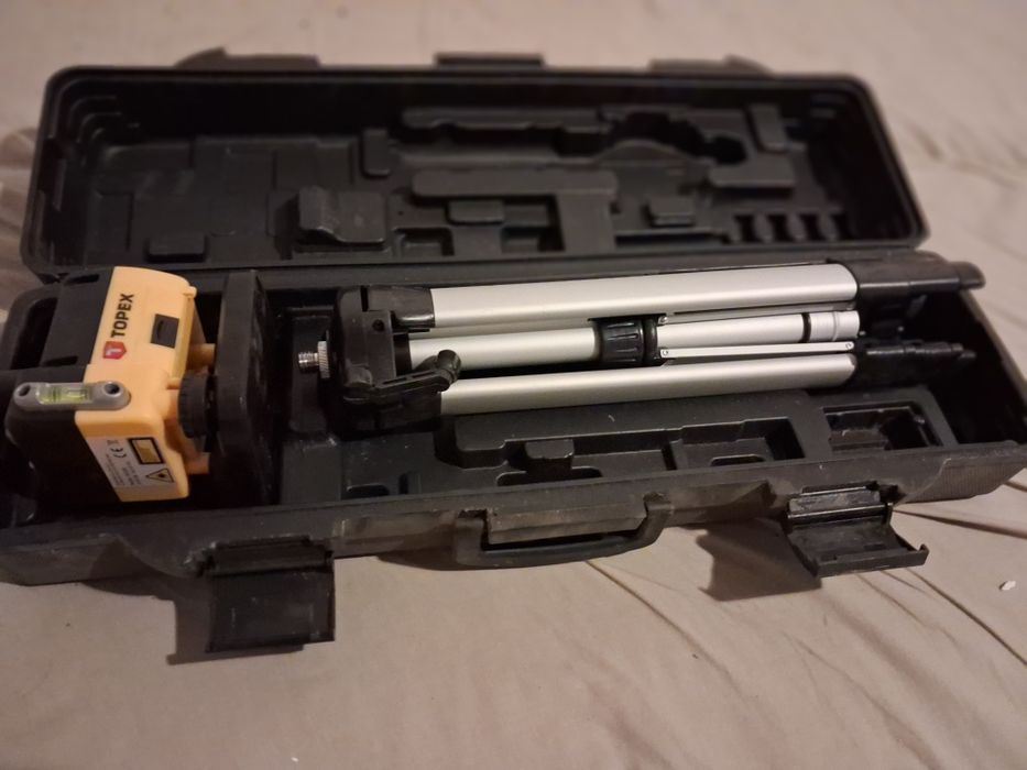 Nivela laser cu trepied functionala cadastre