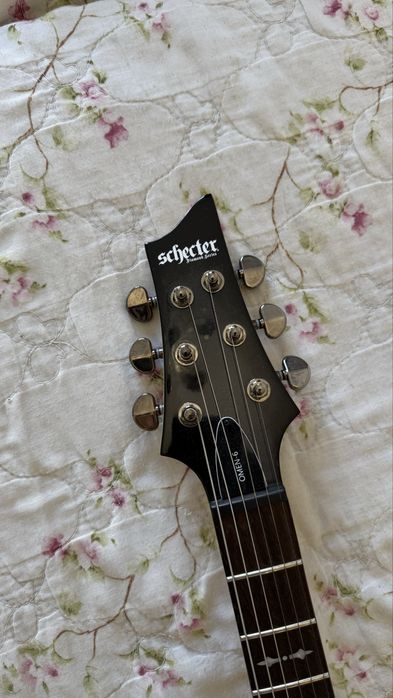 Гитара Schecter Omen 6 BLK Gloss + Roland Cube 10GX | Полный комплект