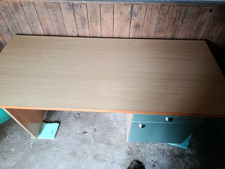 Бюро за ученик/ офис