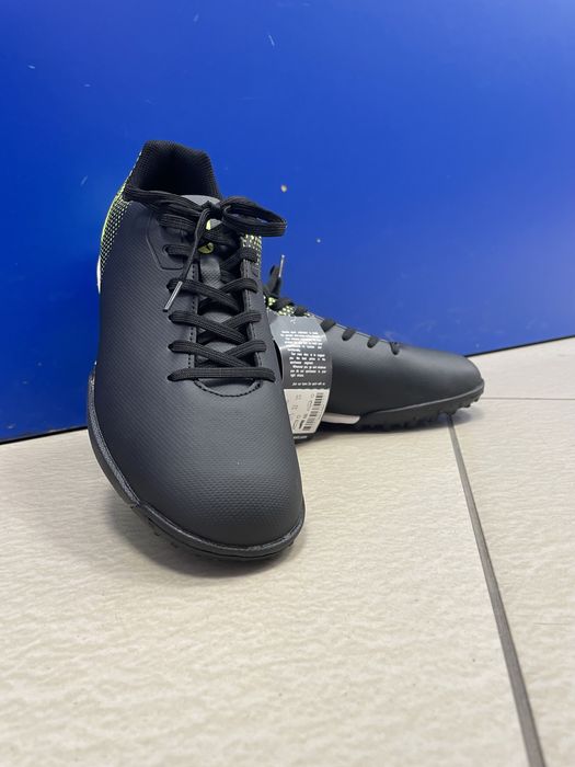 мужские бутсы.