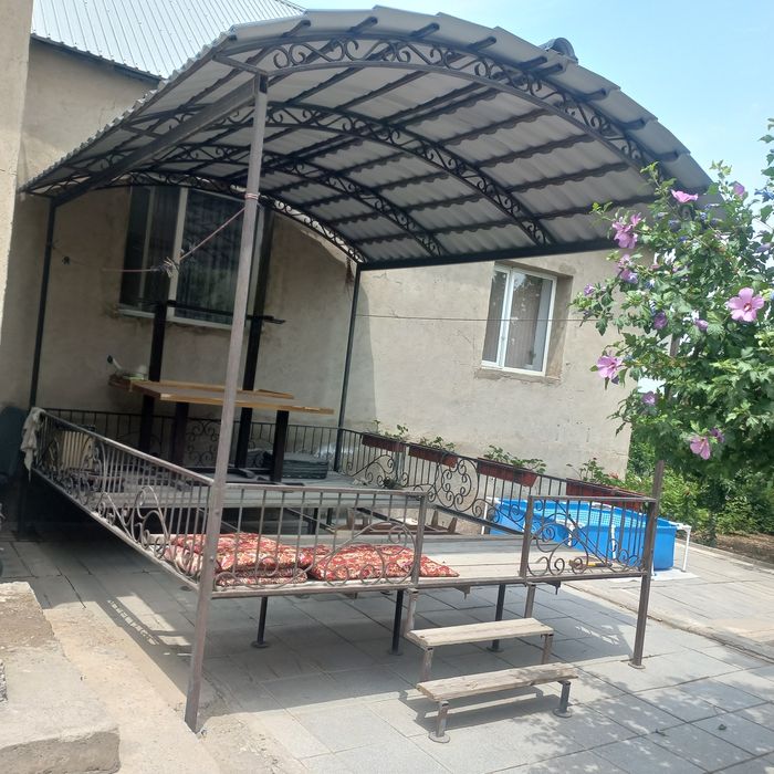 Продам топчан с аркой