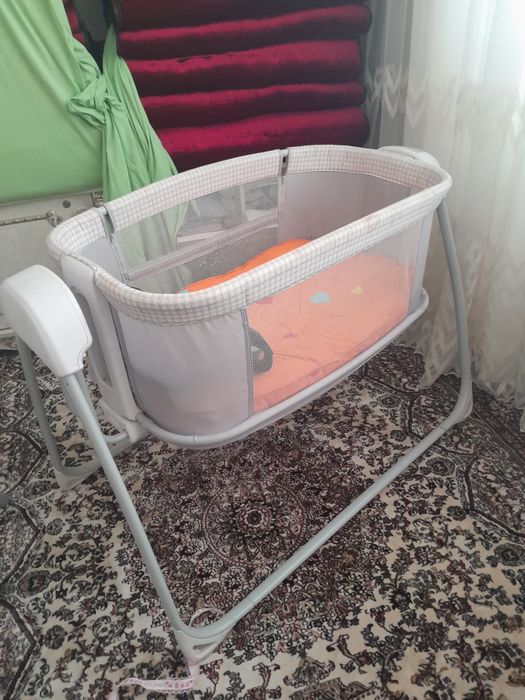 Продается  Коляска три в одном  ,качалка и велосипед