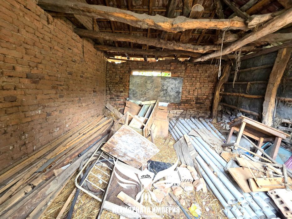 Двуетажна вила/къща 208РЗП с 900кв.м. двор село Баните обл.Смолян