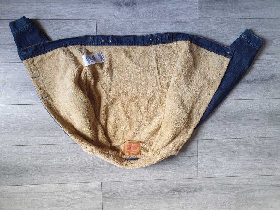 Geaca de blugi LEVI'S 71500 Sherpa (fabricata in anul 2002) - Marime M