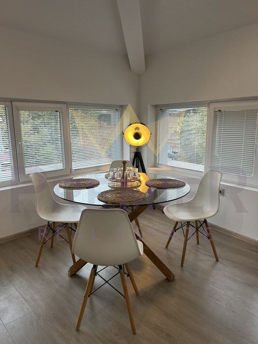 Дава се под наем Тристаен апартамент в Варна, Център - 90 кв.м за 1100 € - Снимка #7