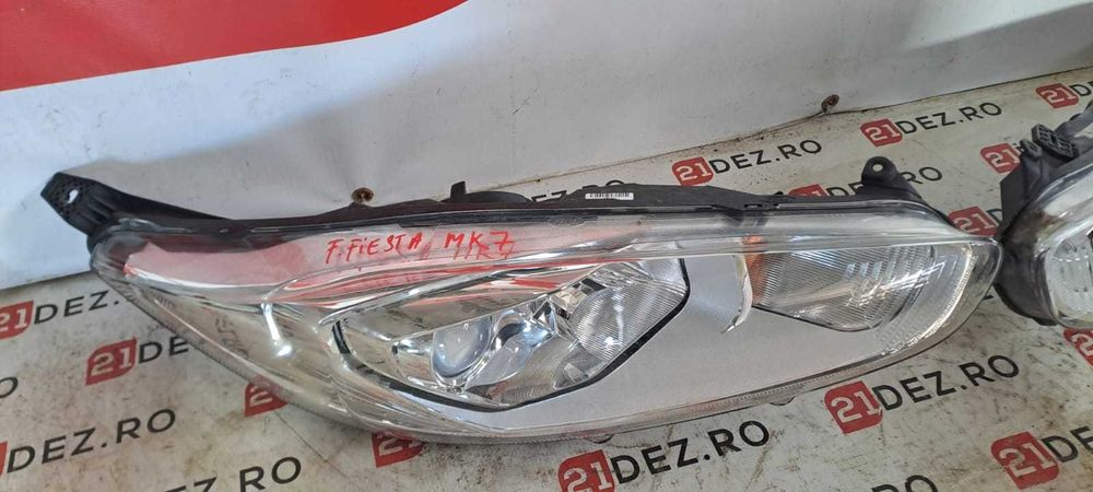 Faruri / Far stanga , Far dreapta Ford Fiesta Facelift 2013 - 2017