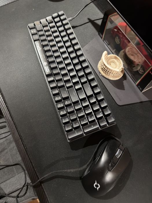 Tastatura mecanica + mouse