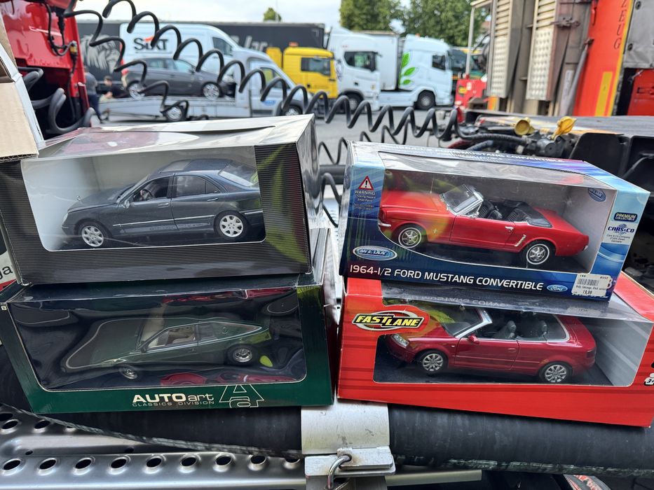 Mercedes, Ferrari, BMW 1/18