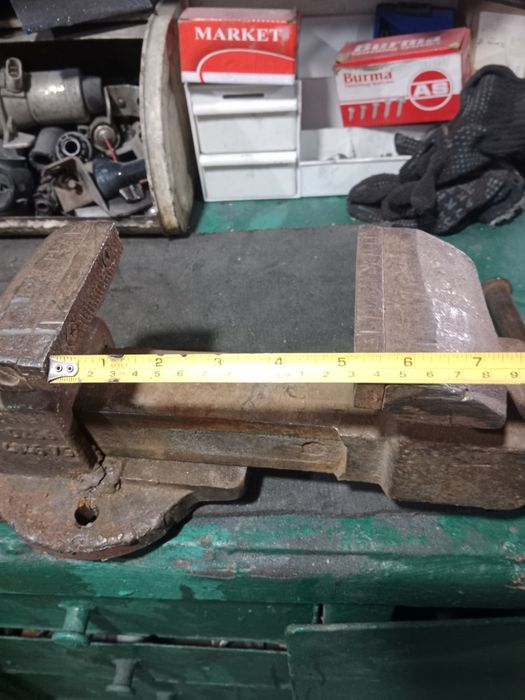 Продам тиски небольшой