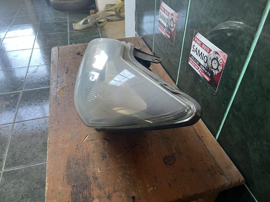 Far far ford focus 2 xenon 2009 stanga