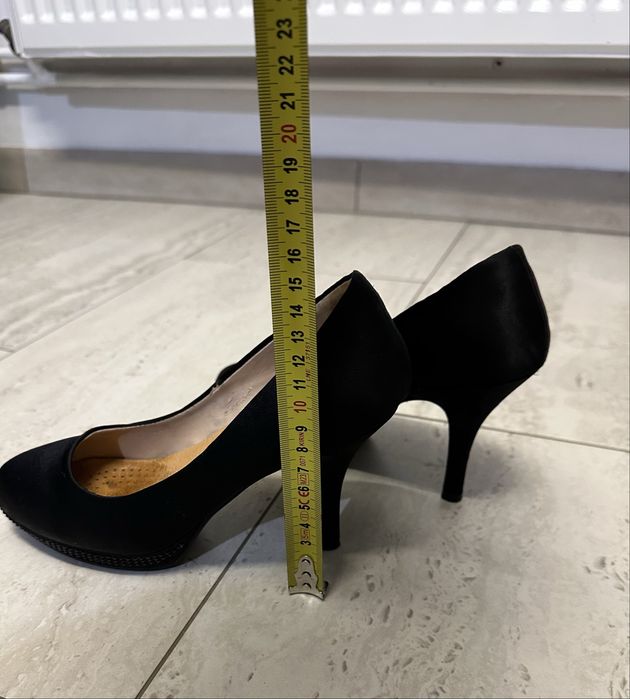 Pantofi stiletto negri din satin, mărimea 35, toc 9 cm