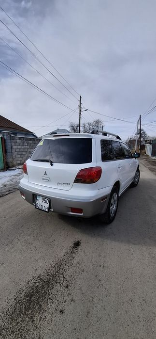 Митсубиси оутландер