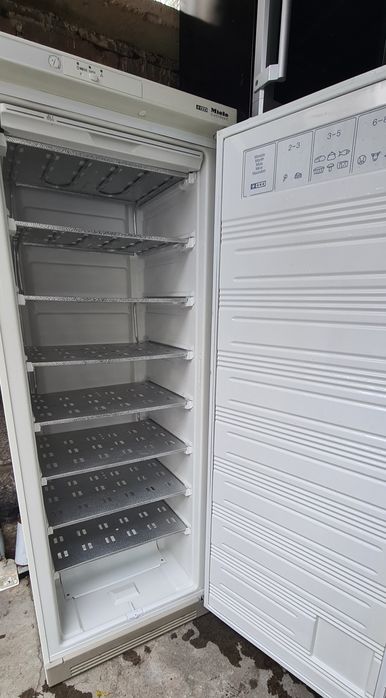 Фризер Miele 162см 8бр чекмеджета
