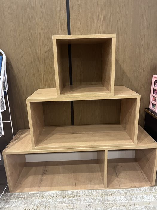 Полки для игрушек или книг