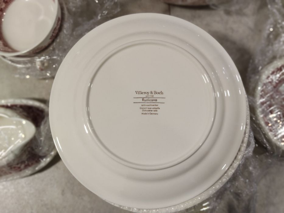 Set vesela Villeroy & Boch, colectia Rusticana Red  1500 lei