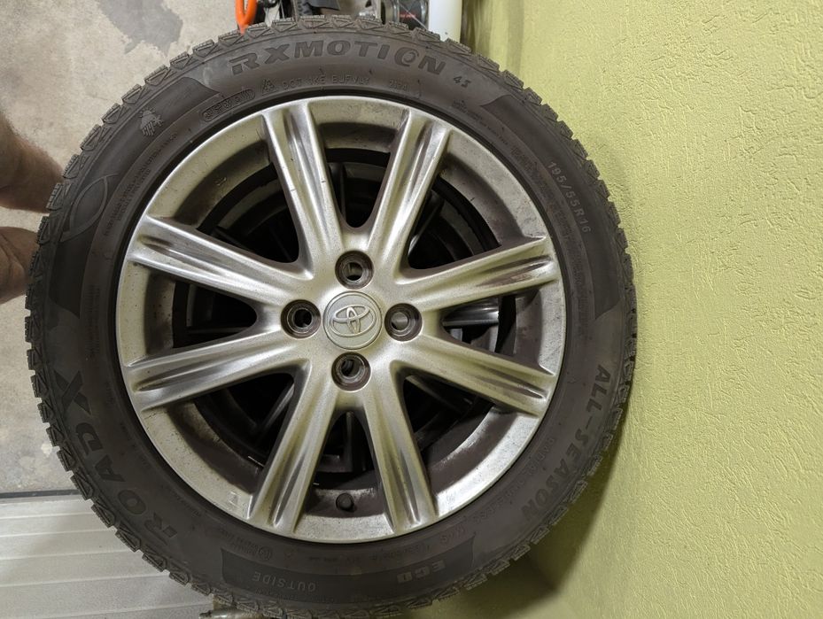 Vând jante Toyota Yaris 3 R16