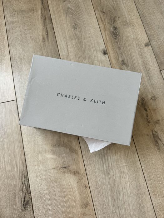 Босоножки Сharles & Keith