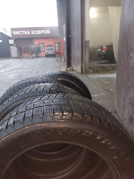 Продаю шины. Торг уместен